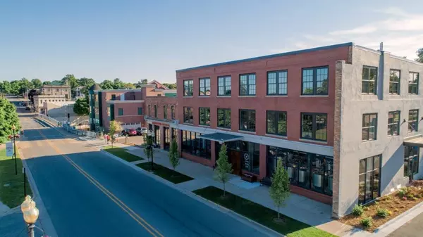 86 Washington Street, Manistee, MI 49660-1219