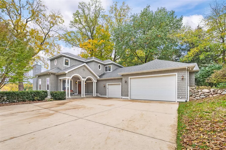 4676 E Tudor Road, Berrien Springs, MI 49103-9220