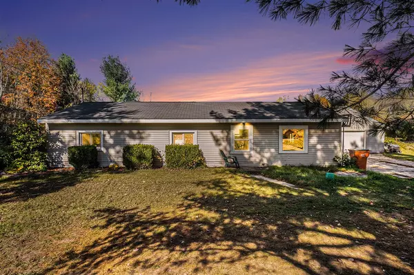 5475 14 Mile Court, Rockford, MI 49341-9719