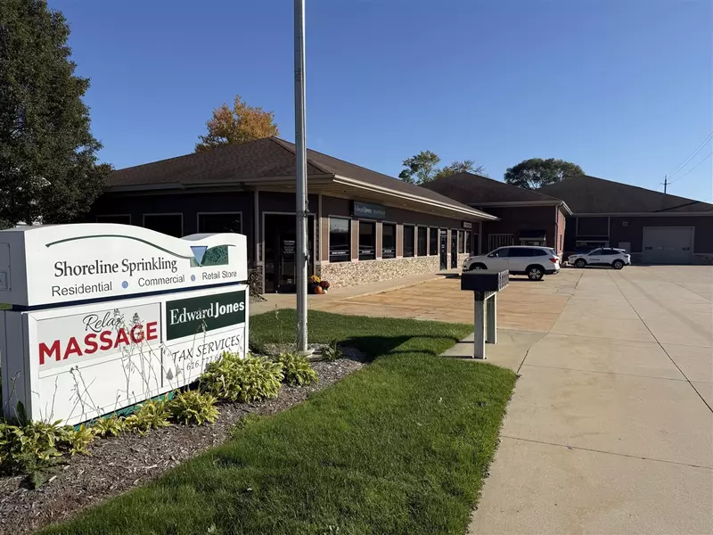 135 N State Street, Zeeland, MI 49464-1282