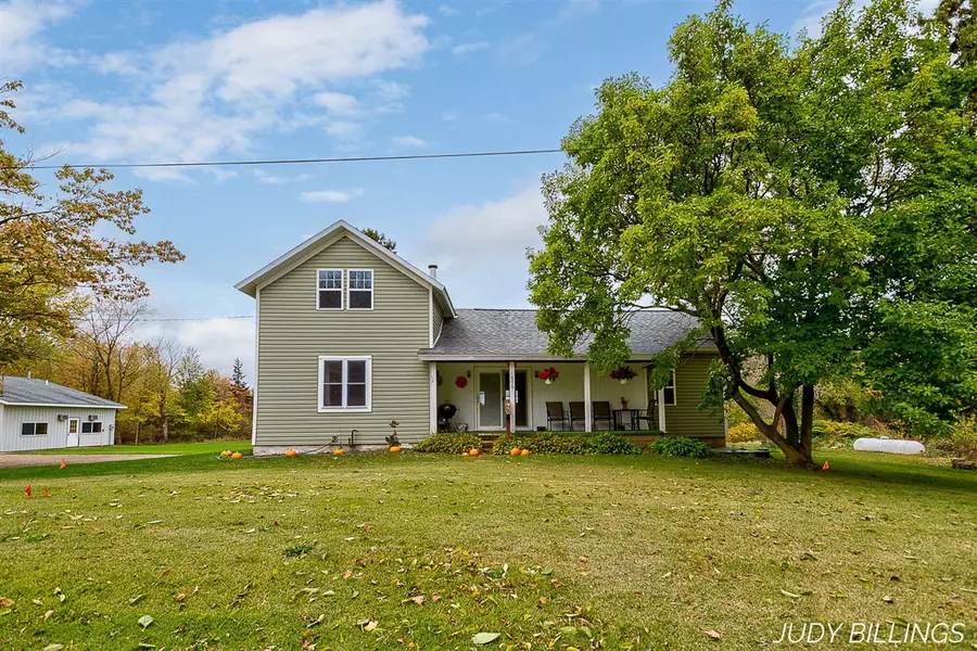 1676 68th Street, Fennville, MI 49408
