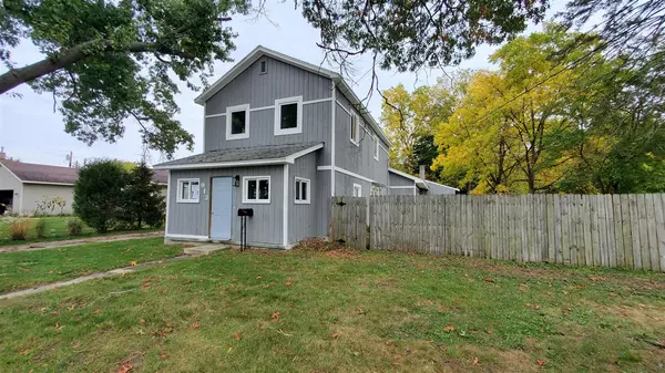 913 N Monroe Street, Lowell, MI 49331