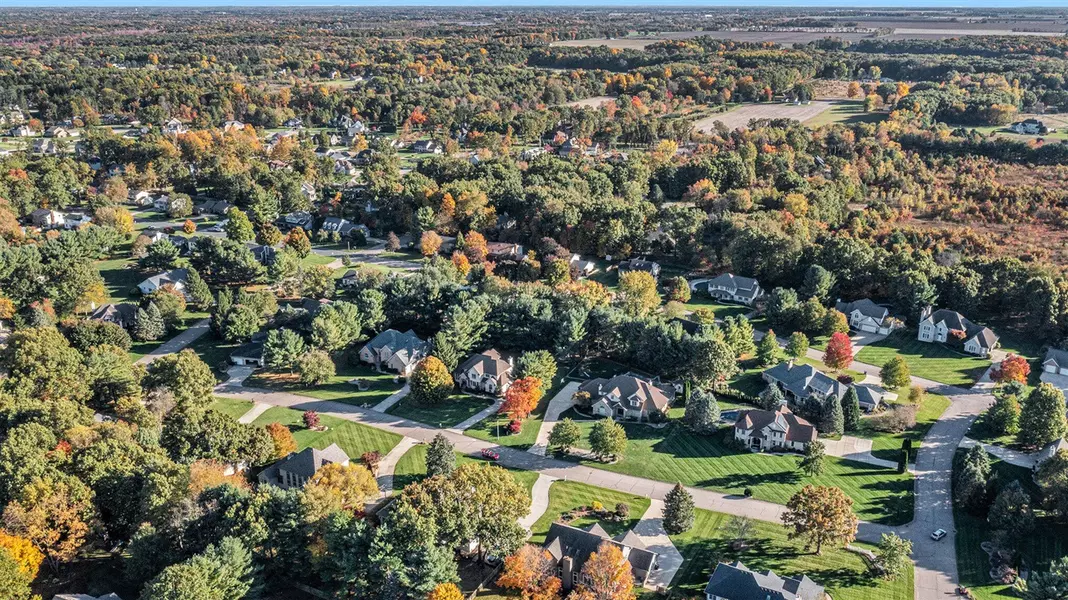 5727 S Bobwhite Avenue, Kalamazoo, MI 49009-4592