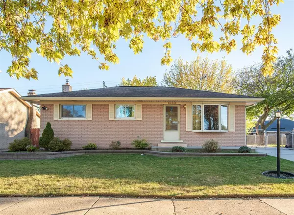 18446 Whalen Drive, Clinton Township, MI 48035