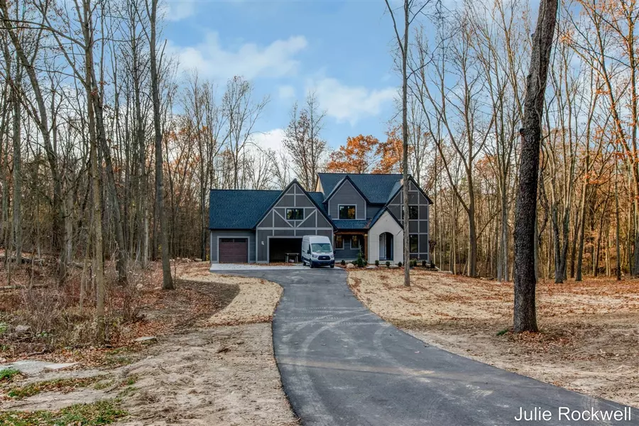 3727 Buttrick Avenue, Ada, MI 49301