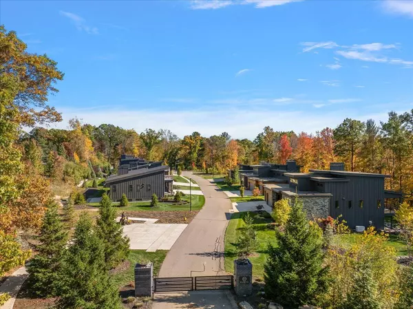 6562 Round Hill Court, Grand Rapids, MI 49546