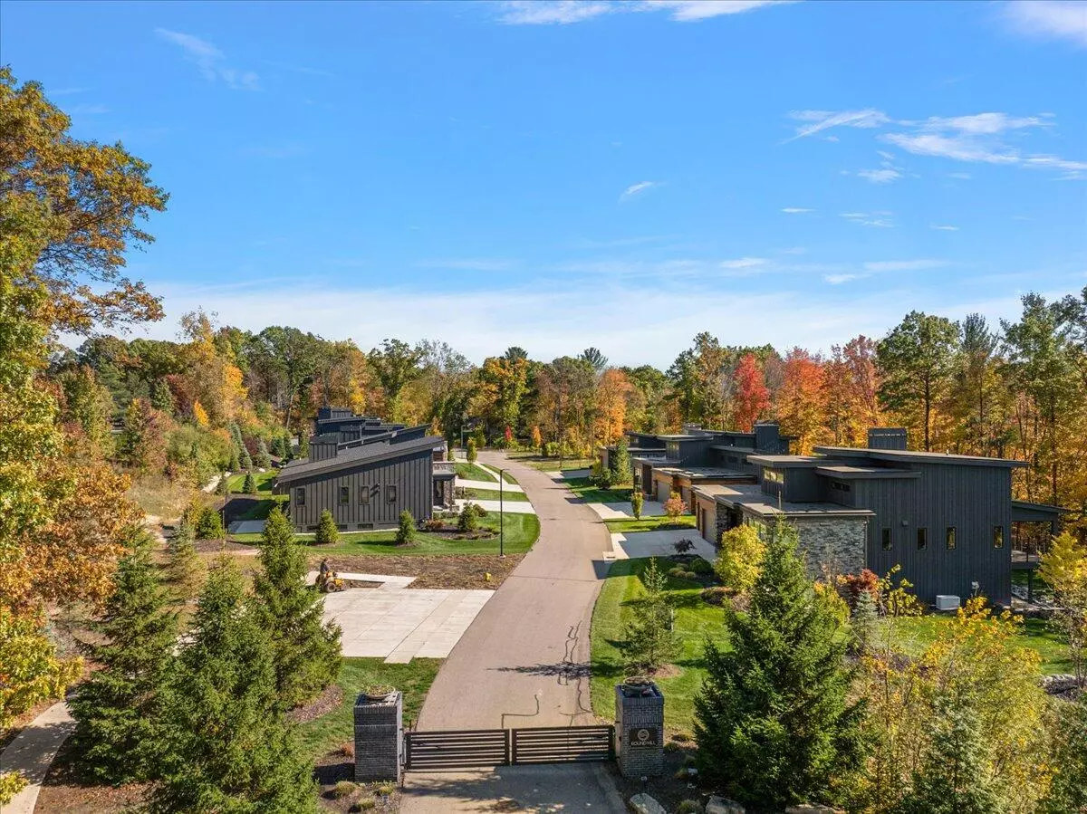 Grand Rapids, MI 49546,6574 Round Hill Court