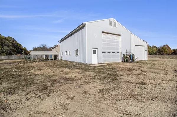 3770 W Oceana Drive, Pentwater, MI 49449