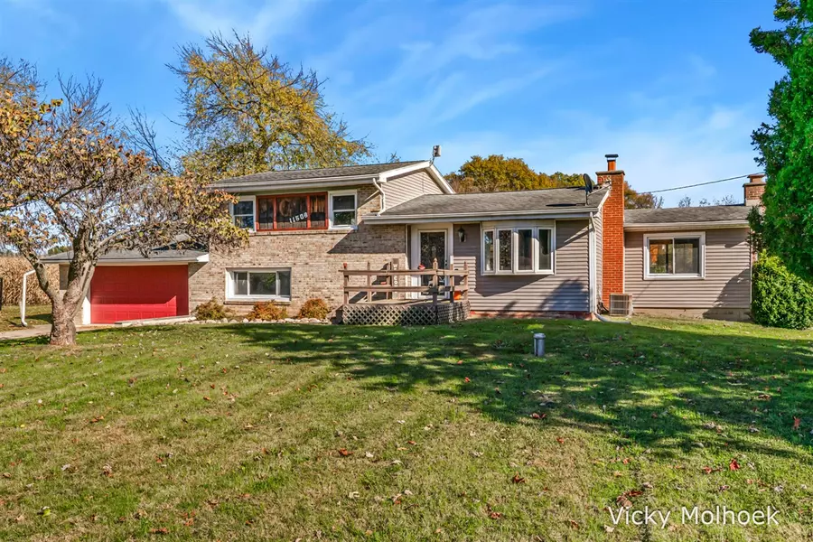 11506 11 Mile Road, Ceresco, MI 49033