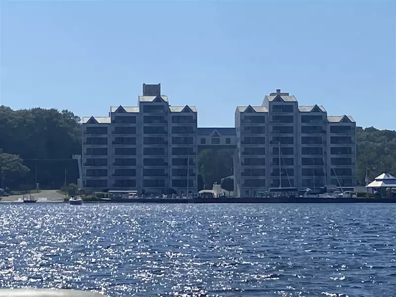 2964 Lakeshore Drive, Muskegon, MI 49441