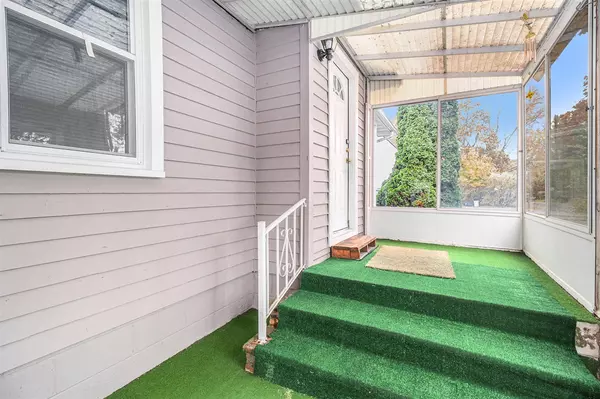 Auburn Hills, MI 48326-2931,150 Guanonocque Street