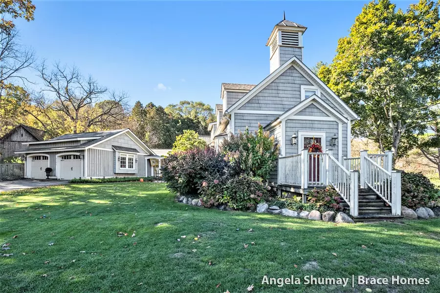 3161 Grand River Drive, Grand Rapids, MI 49525-9798