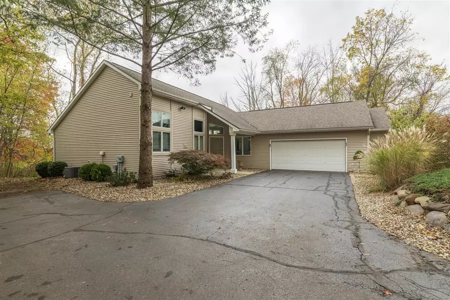 2798 E T Avenue, Portage, MI 49002-7535