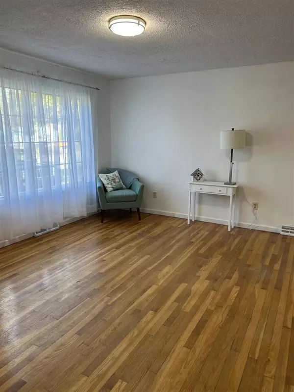 Portage, MI 49002,5845 Roanoke Street