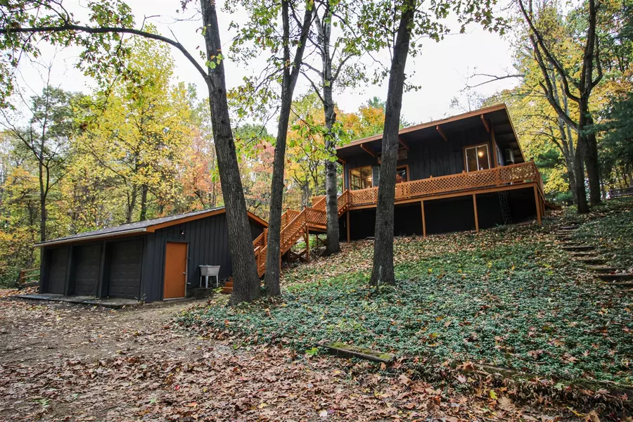 57926 Stoldt Road, Three Rivers, MI 49093