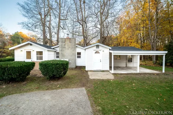 69429 M 43 Highway, South Haven, MI 49090-9713