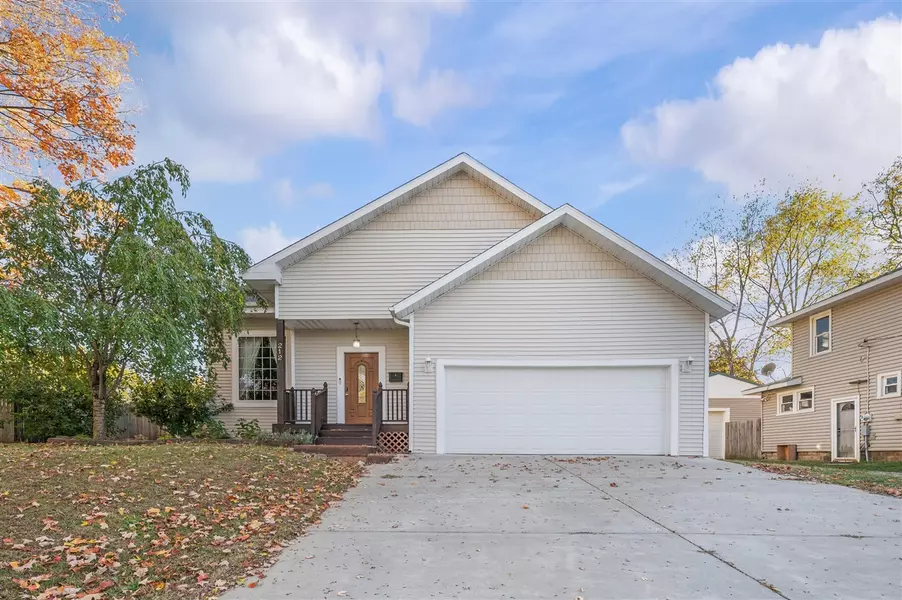 212 Clay Street, Niles, MI 49120-2808