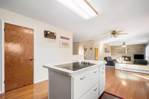 Edwardsburg, MI 49112-9523,24655 US Highway 12