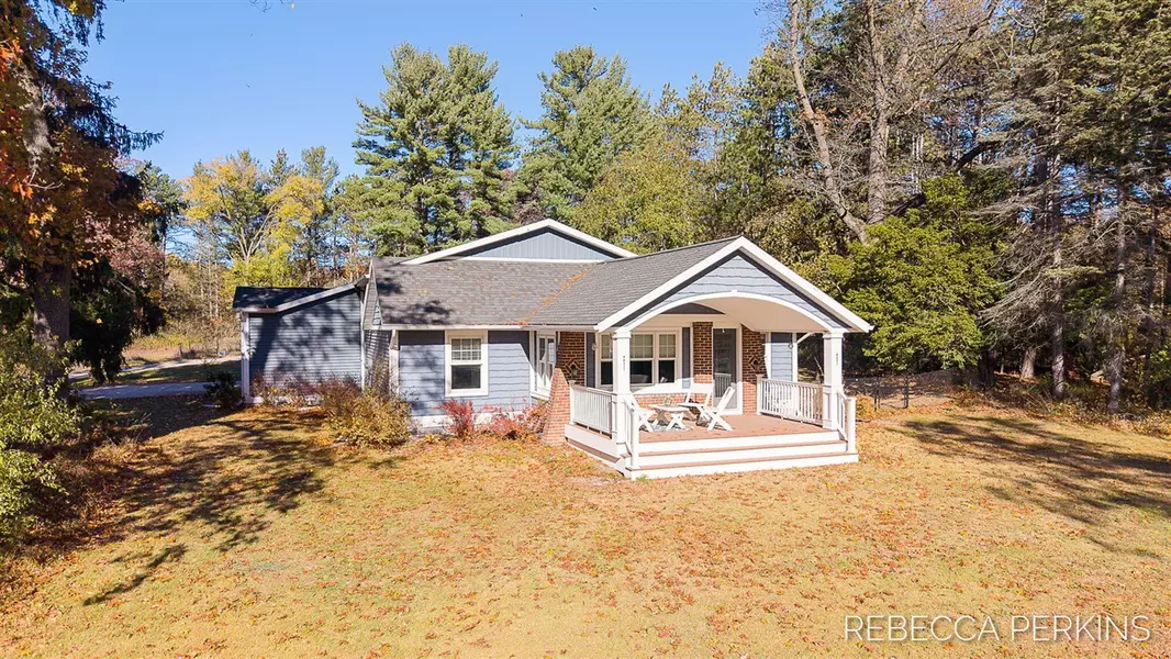 6286 Heights Ravenna Road, Fruitport, MI 49415-8697