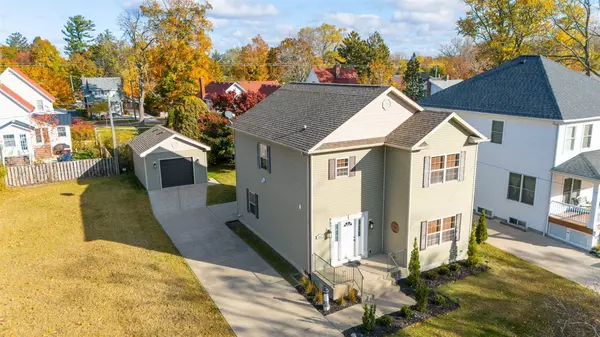 317 Monroe Street, South Haven, MI 49090-2201