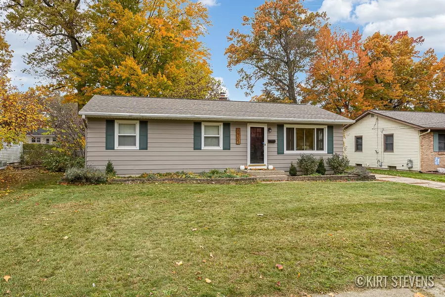 3901 Hazelwood Avenue, Wyoming, MI 49519-3631