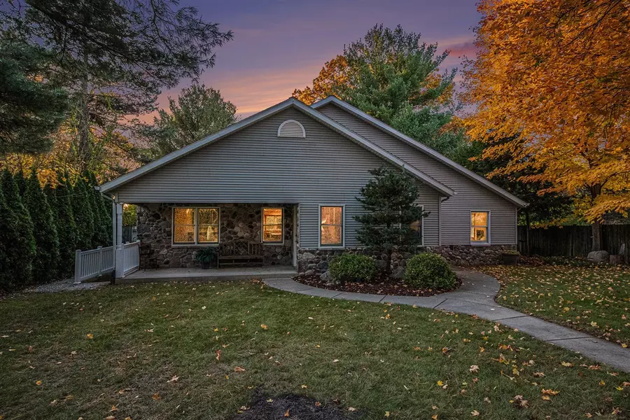 2932 S 3rd Street, Niles, MI 49120