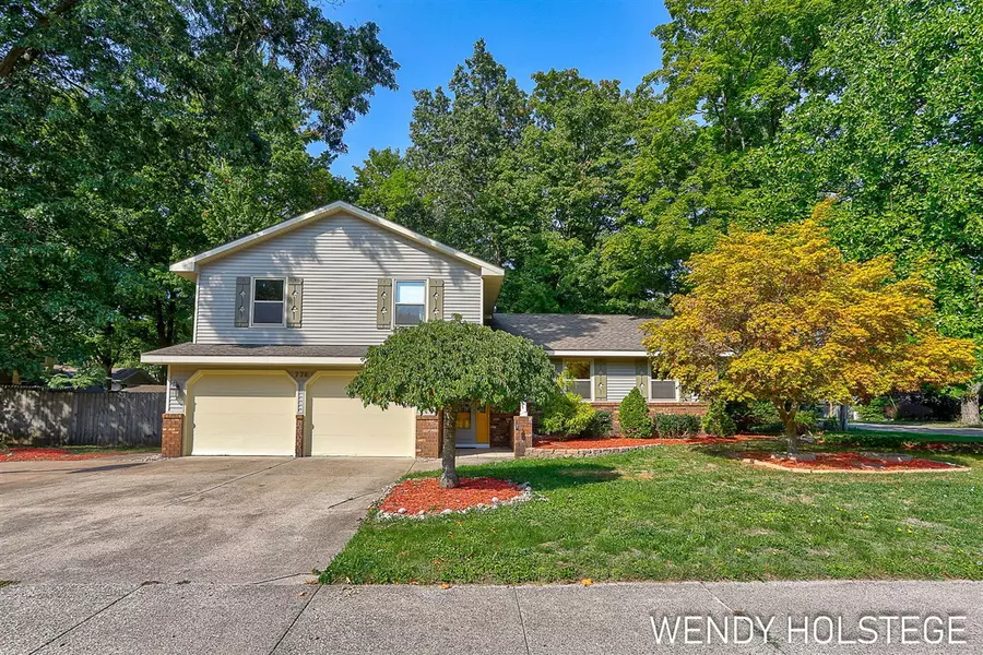 776 Meadowbrook Avenue, Holland, MI 49423-7326