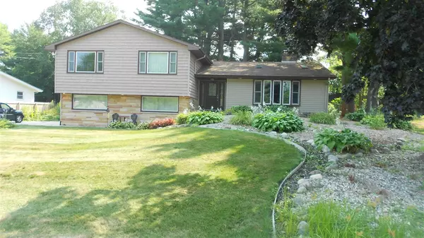 1090 Cadet Lane, Kalamazoo, MI 49009-9131