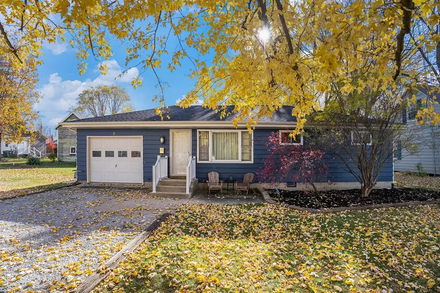 8 Poplar Street, Three Oaks, MI 49128-1044