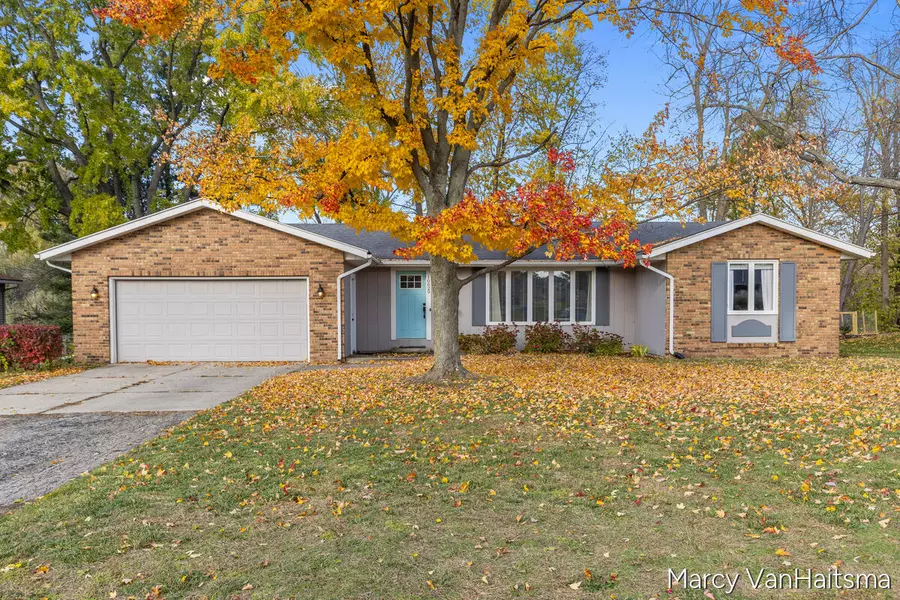 10629 Brookview Drive, Zeeland, MI 49464