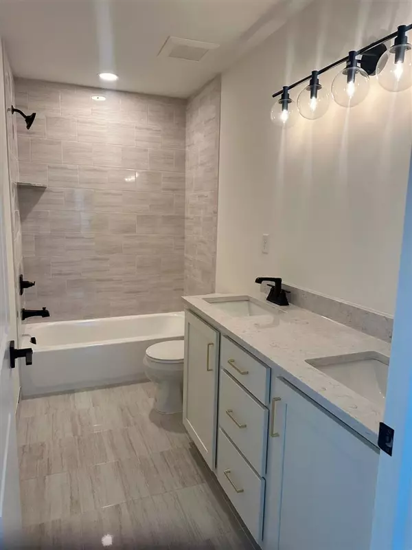 Flat Rock, MI 48134-1634,26059 Pennington Court