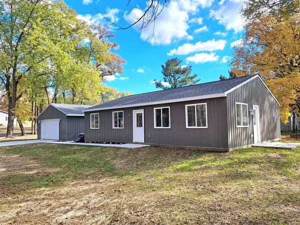 701 Lakeview Road, Paw Paw, MI 49079