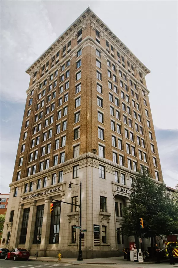 60 Monroe Center Street, Grand Rapids, MI 49503