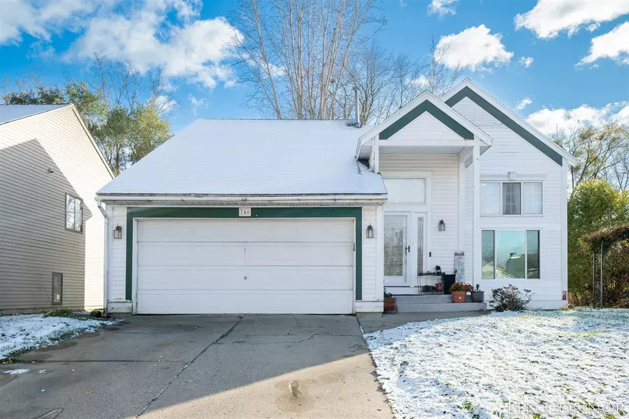 746 Hardwick Street, Kentwood, MI 49548-0832