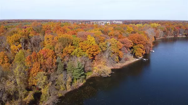 10313 S 27th Street, Vicksburg, MI 49097-8484