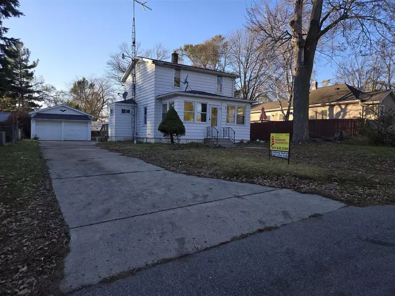 1204 Carson Avenue, Jackson, MI 49203-3404