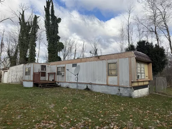 Hart, MI 49420-8128,393 W Lever Road