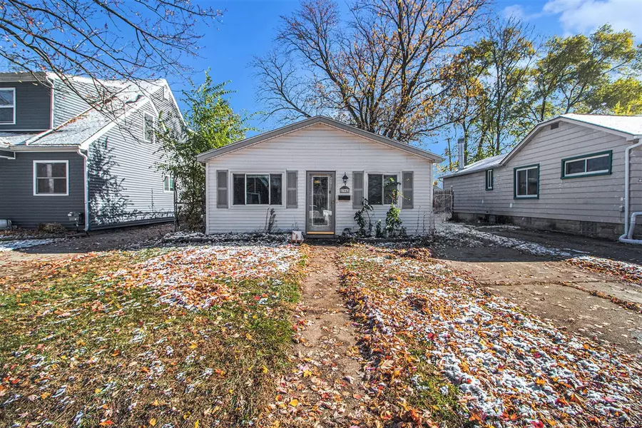 27042 Brettonwoods Street, Madison Heights, MI 48071-3208