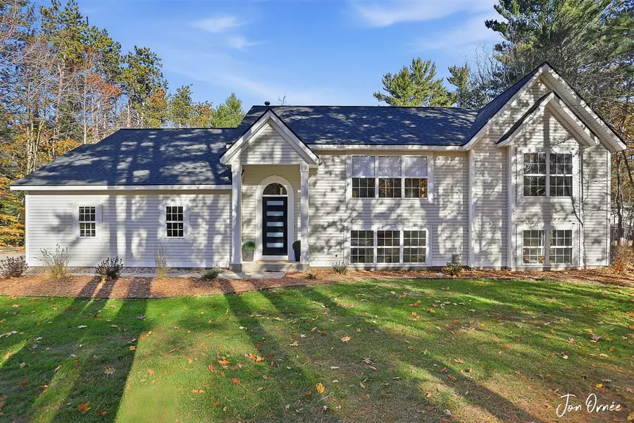 16573 Quincy Street, Holland, MI 49424-5827