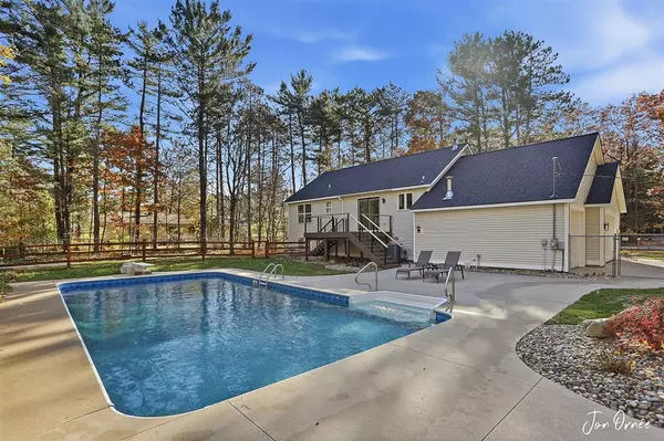 Holland, MI 49424-5827,16573 Quincy Street