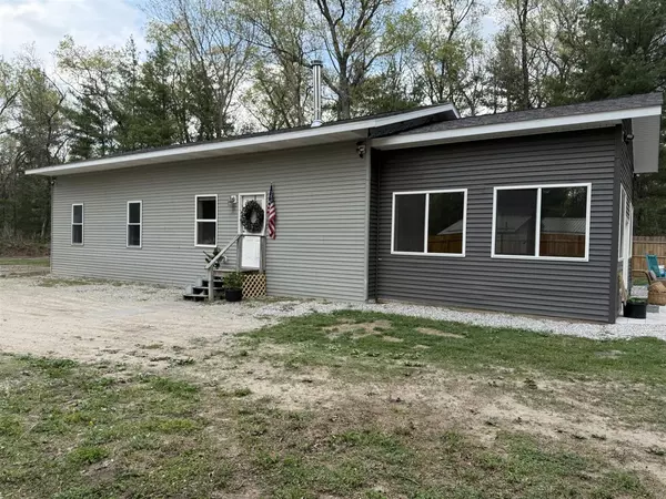 Baldwin, MI 49304-8683,1581 Lone Pine (west) Drive