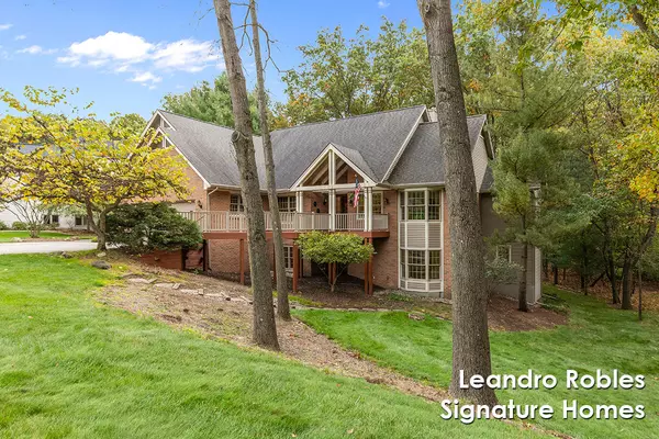 2875 Riverwoods Drive, Rockford, MI 49341-9294