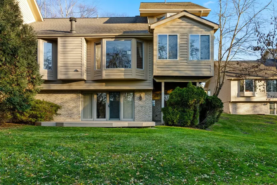 8040 Pepperwood Drive, Grand Blanc, MI 48439-2413