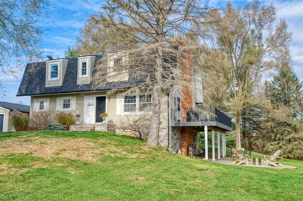 3500 Jeanette Drive, Chelsea, MI 48118-9326