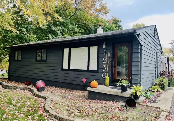 1630 Weymouth Street, West Bloomfield, MI 48324-3857