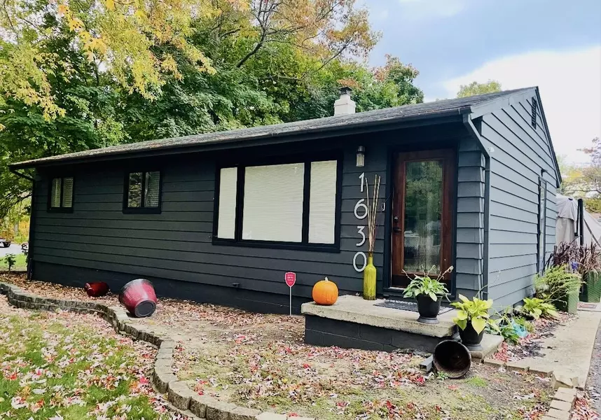 1630 Weymouth Street, West Bloomfield, MI 48324-3857