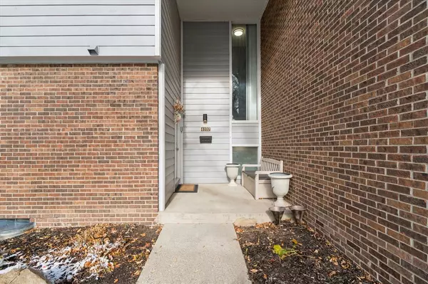 4107 S Norway Street, Grand Rapids, MI 49546-6112