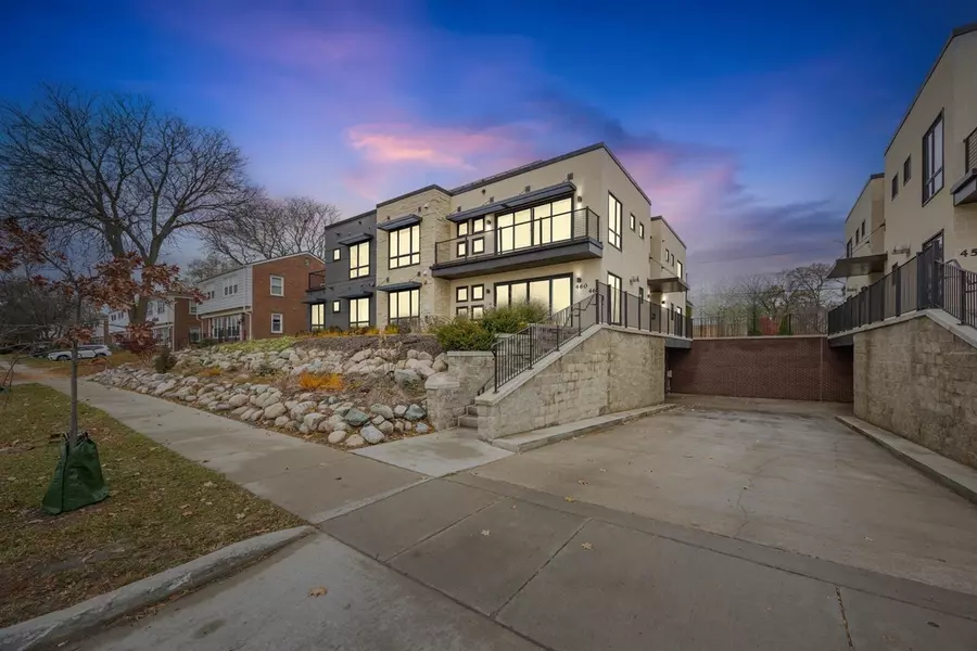 462 W Stadium Boulevard, Ann Arbor, MI 48103-5810