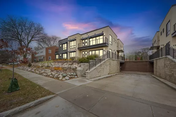 462 W Stadium Boulevard, Ann Arbor, MI 48103-5810