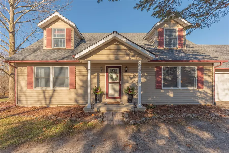 6838 Daly Rd, Dexter, MI 48130-9640